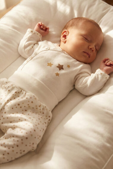 Komplet niemowlęcy body + półśpiochy gwiazdki