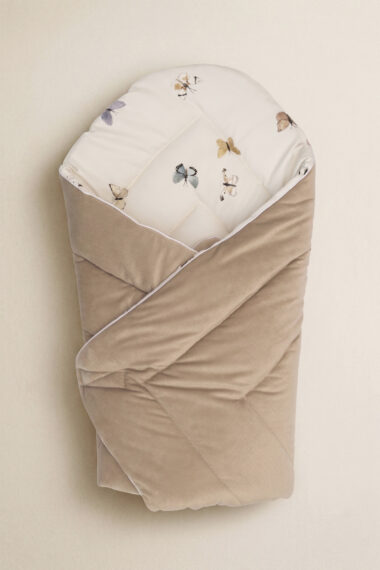 Sametový kojenecký zavinovačka Motýlci